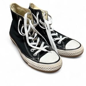 Converse Black High-Tops